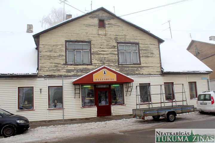 Kas notiek ar kafejnīcas «Elizabete» ēku Tukumā?