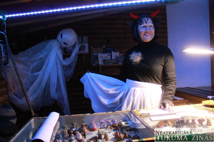 Spoku stāsti Džūkstes pasaku muzejā /FOTO/
