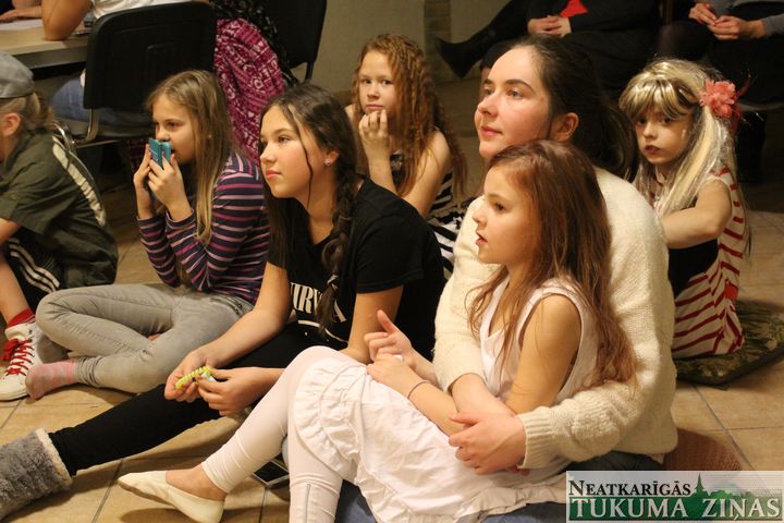 «Izklausies redzēts» Tukuma sociālā jauniešu centra izpildījumā