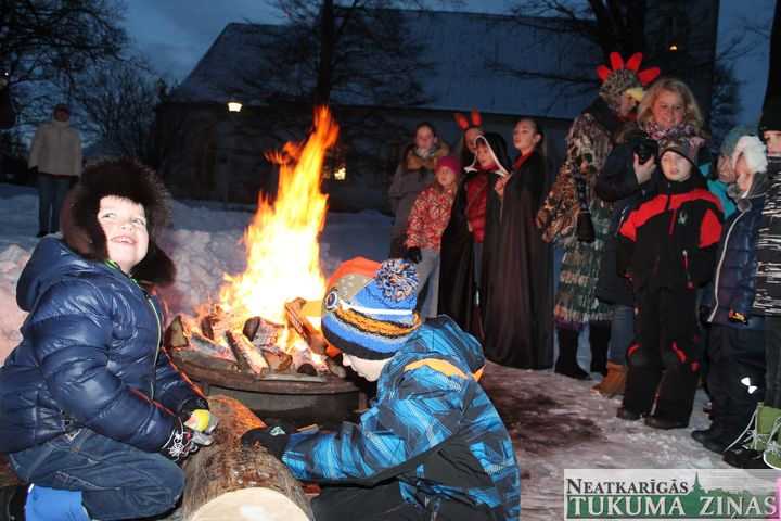 Otrā Advente Jaunpils amatu mājā /FOTO/