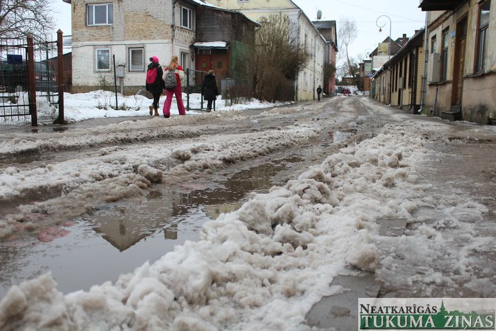 Tukumā vislielākās sūdzības par Dārza ielu