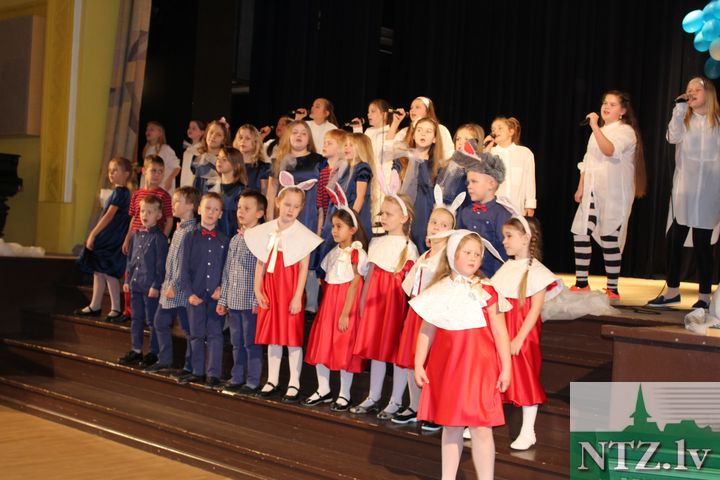 Koncertē bērnu popgrupa «Vējā»