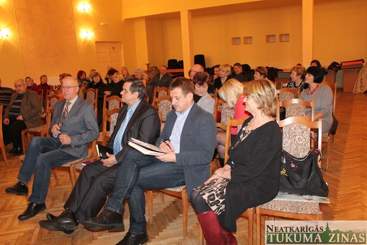 Vāni apgrūtina intensīvā satiksme un komunālie parādnieki