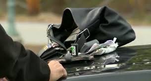 Tukumā sirmgalvei nozog somiņu, tikko no cietuma iznācis jaunietis lieto narkotikas, Sēmē nozog mašīnu