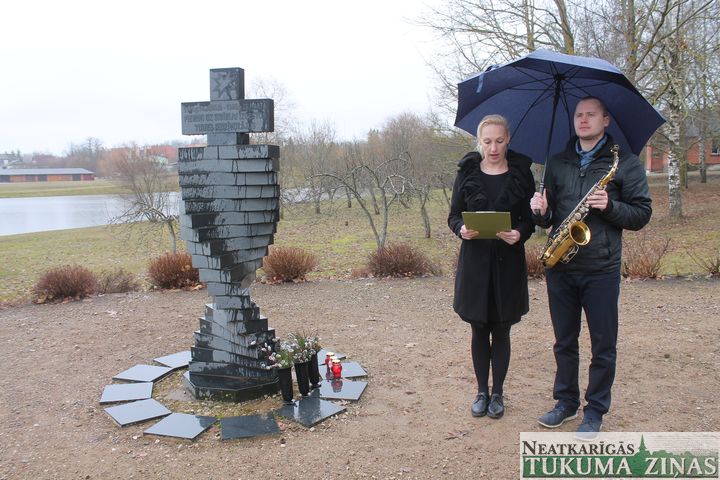 Komunistiskā genocīda upuru piemiņas diena Degolē, Kandavā, Tumē, Vecmokās un Tukumā