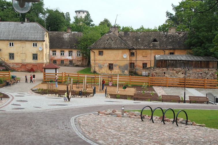 Cik izdevīgi ir pasākumi un cik sakārtoti īpašumi Kandavā?