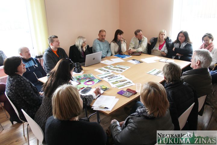 «Abava vieno» uzņēmīgos cilvēkus Kandavā