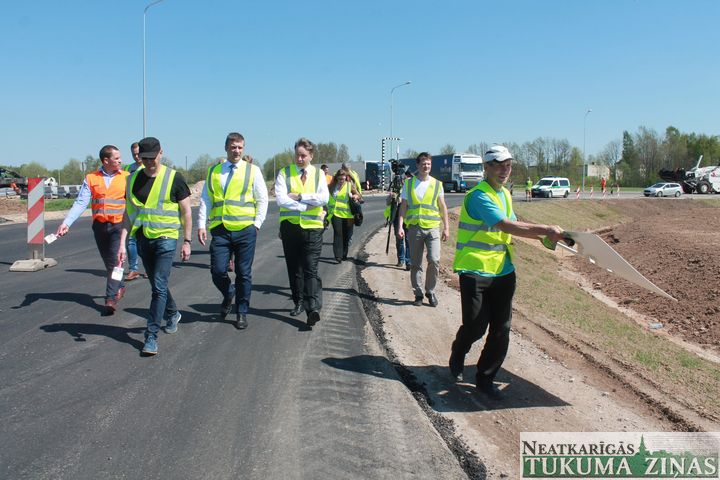 Satiksmes ministrs apseko jauno Tukuma rotācijas apli