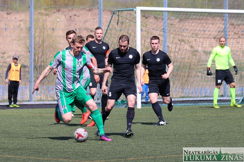 1. līgas futbola spēle /FOTO/