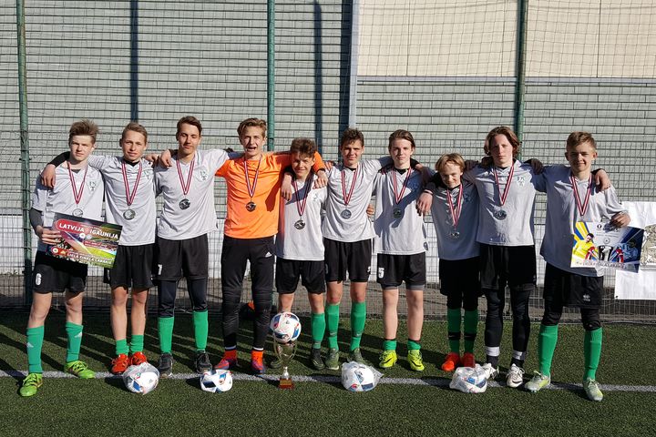 Tukuma Raiņa ģimnāzijas futbolistiem – 2. vieta valstī