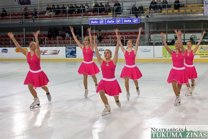 Latvijas slidošanas 90-gades svinības Tukumā /FOTO