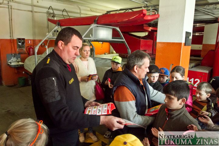 Sveic ugunsdzēsējus un glābējus profesijas svētkos