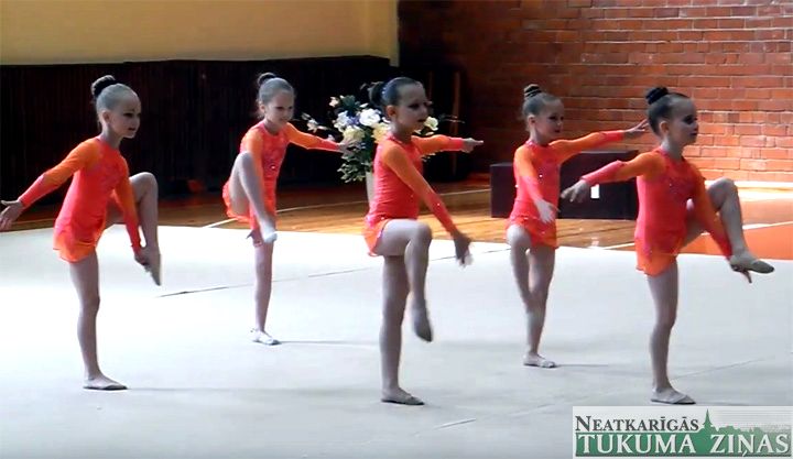 Mākslas vingrotājas pulcējas Tukumā /Video/