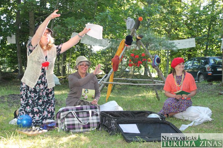 Rakstnieka Jāņa Baltvilka 73. dzimšanas diena viņa dzimtas mājās Smārdē /FOTO/