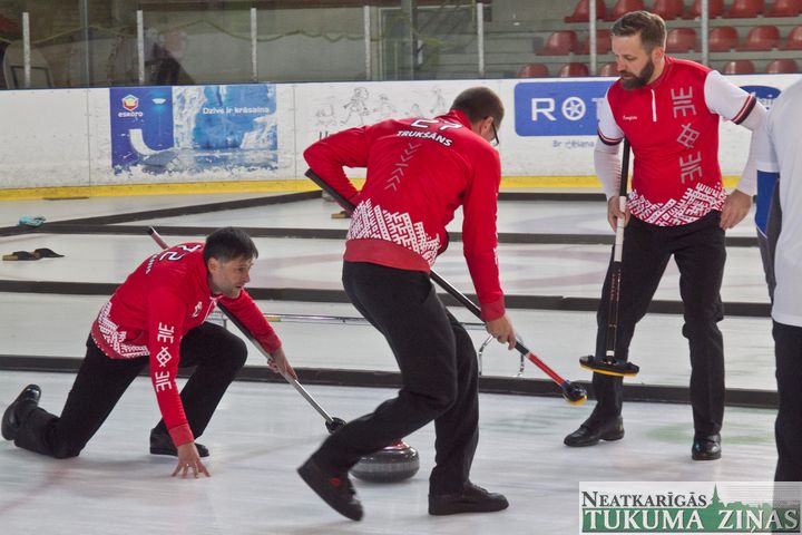 Jau trešo reizi Tukumā tiek izspēlēts Vasaras kauss kērlingā