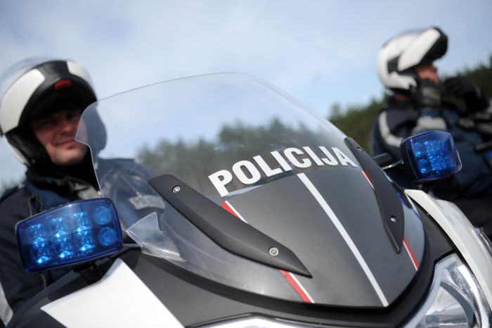 Ar pakaļdzīšanos Smārdē aizturēts dzērājšoferis