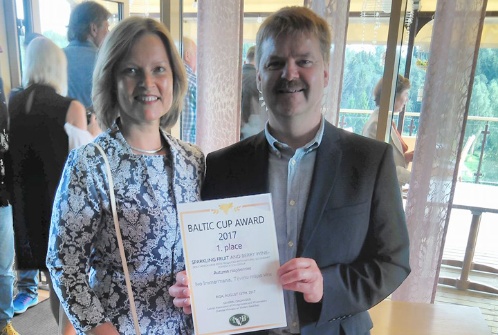 Zemītes Immermaņu «Tēviņu» vīns gūst atzinību Baltijā