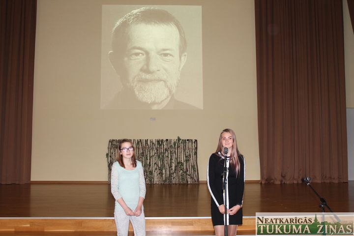 Smārde dzejas mēnesi veltīja Jānim Baltvilkam /FOTO/