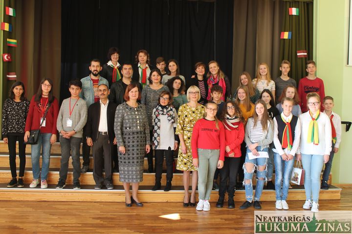 Lai stiprinātu svešvalodas zināšanas