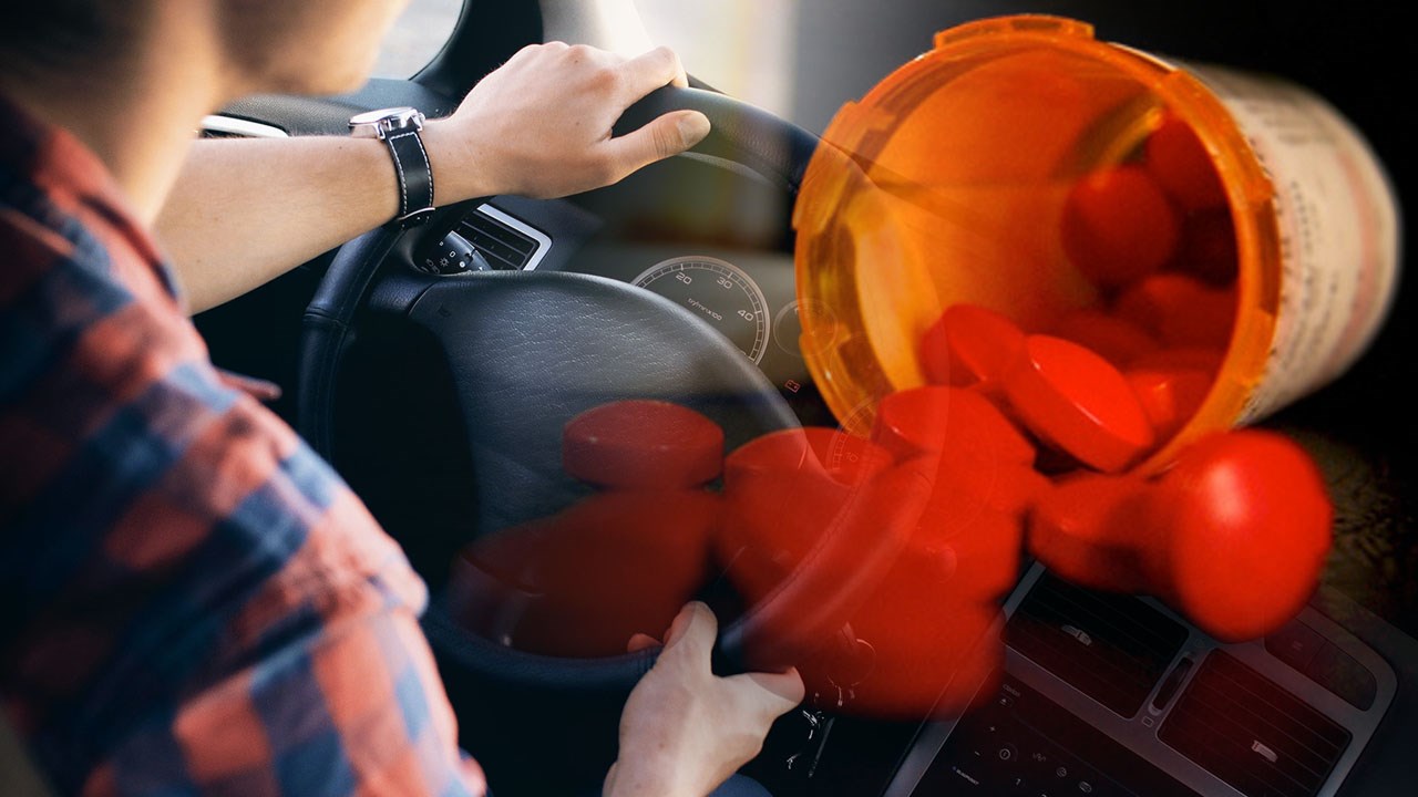 Tumē sieviete, braucot medikamentu un alkohola ietekmē, mēģina izdarīt pašnāvību