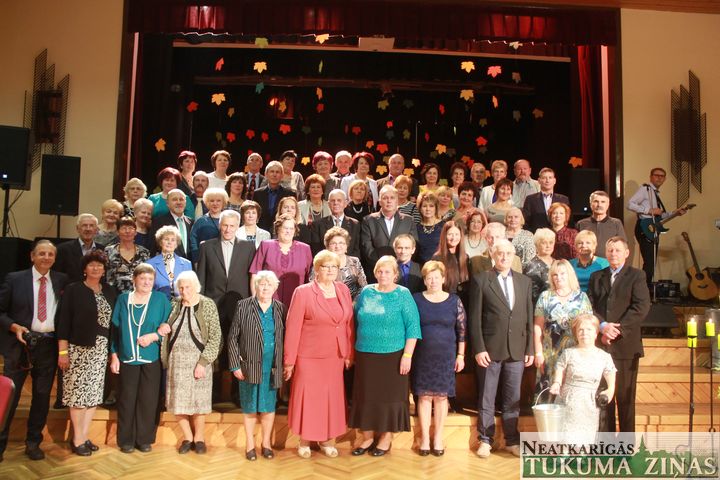 Kolhoznieku ballē Tumē atceras «Dzimtenes» vēsturi /FOTO/