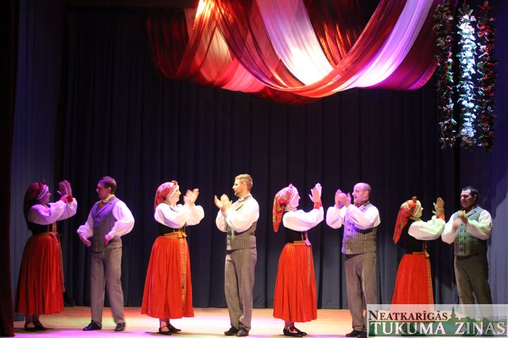 Latvijas 99. gadadiena Jaunpils novadā /FOTO/