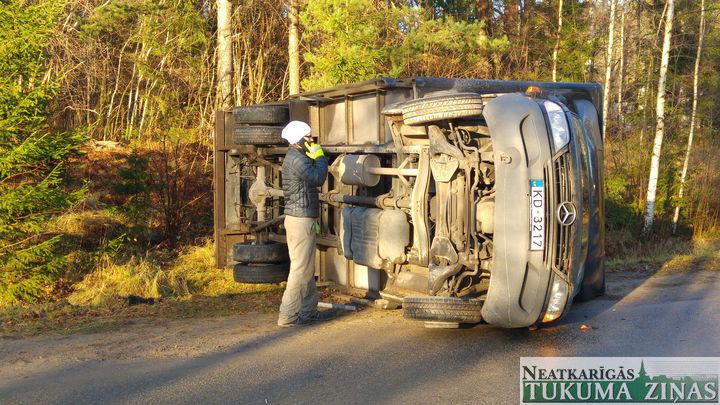 Tukumā fiksētas pirmās tuvojošās ziemas autoavārijas