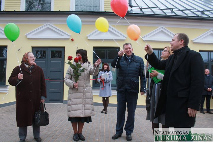 Džūkstē atklāts kopienu centrs /FOTO/