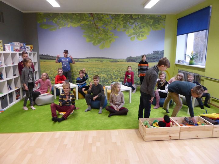 Engures vidusskolā atklāta rotaļu istaba