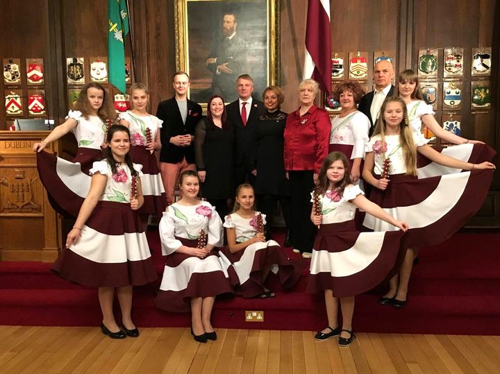 Tukuma muzikālie kolektīvi valsts svētkos priecē tautiešus Dublinā
