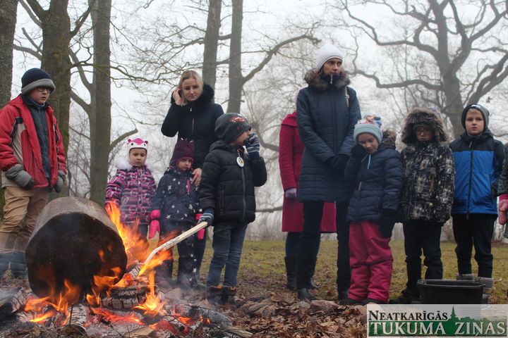 Džūkstes Pasaku muzejā nosvinēti ziemas saulgrieži /FOTO/