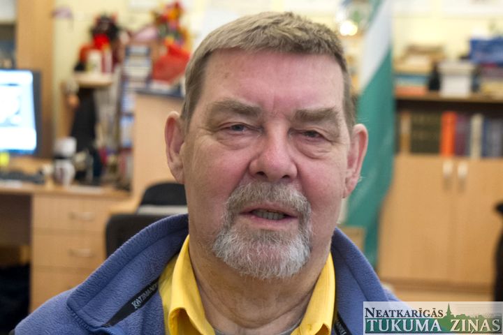 Engure saka paldies Jānim un Valdai Kārkliņiem par ieguldījumu izglītībā