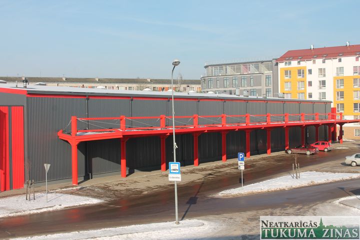 Lielveikals «Rimi» Tukumā plāno paplašināties, iespējams, nopērkot ledus halli