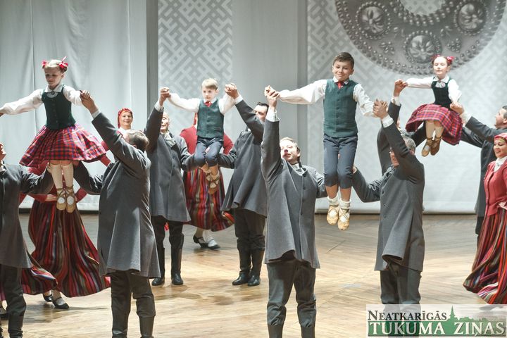 Deju svētku lieluzveduma «Māras zeme» pārbaudes skate Slampē /FOTO/