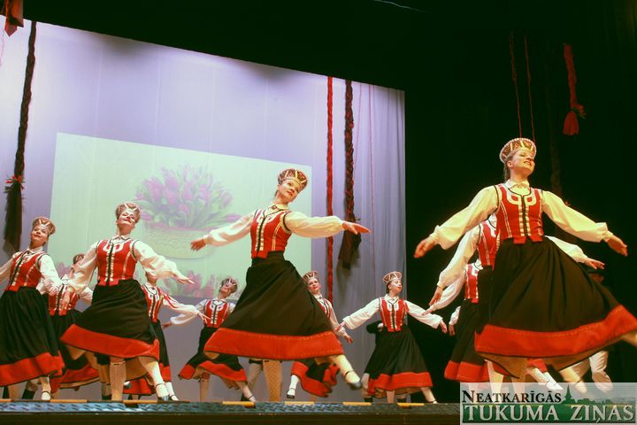 Deju svētku repertuāra koncerts «Sieviete – dieviete» /FOTO/