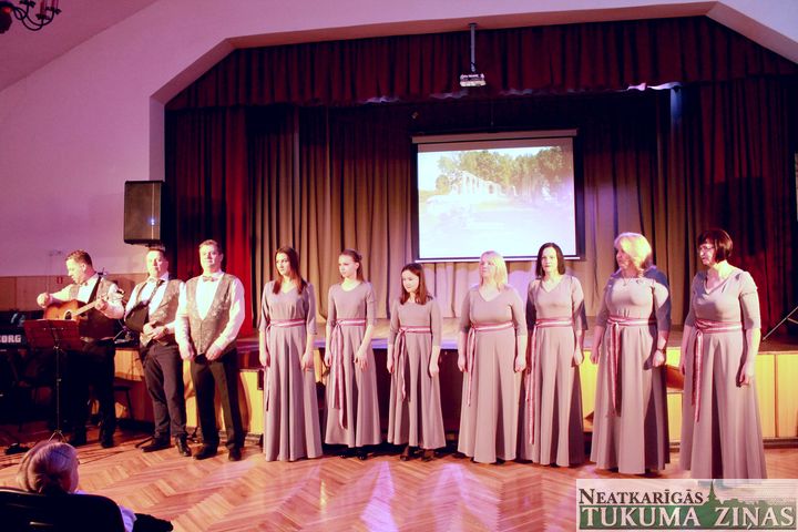 Labdarības koncertā Džūkstes baznīcai saziedo 1000 eiro /FOTO/