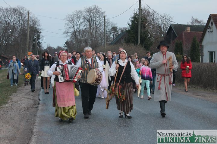 Engures novadā aizvadīts festivāls «Goda aplis» /FOTO/