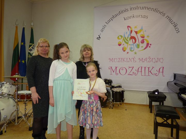 Tukuma vijolnieces gūst panākumus konkursos