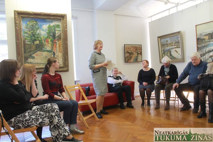 Tukuma muzejā ar atmiņu stāstiem gleznotāja Anša Artuma 110. jubilejā