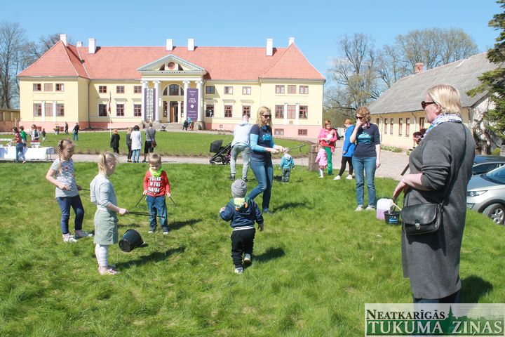 Tukumā aizvadītas Imanta Ziedoņa dienas /FOTO/
