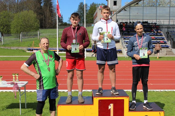 Tukumā aizvadītas šķēpmešanas sacensības /FOTO/