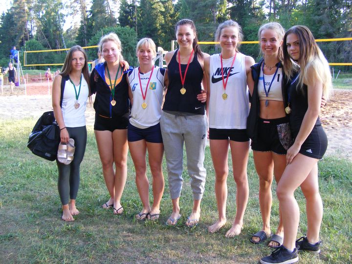 Irlavā uzsākta pludmales volejbola sezona/FOTO/