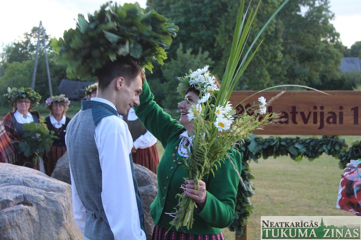 Slampē atklāj simtgades parku/FOTO/