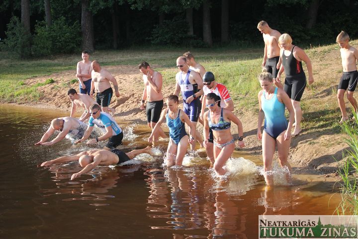 Noticis pirmais Engures novada triatlons/FOTO/