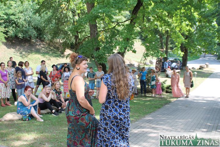 Atklāts Kandavas mākslas plenērs «Radošais mākslas mirklis»