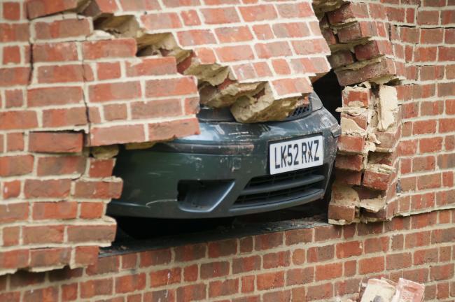 Taranē sienu un citus objektus