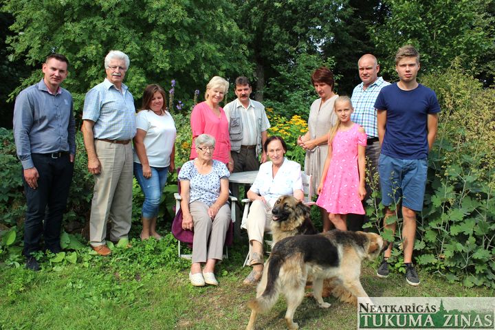 «Sējējs 2018» komisija vērtē bioloģisko saimniecību «Krikši» Kandavas pagastā