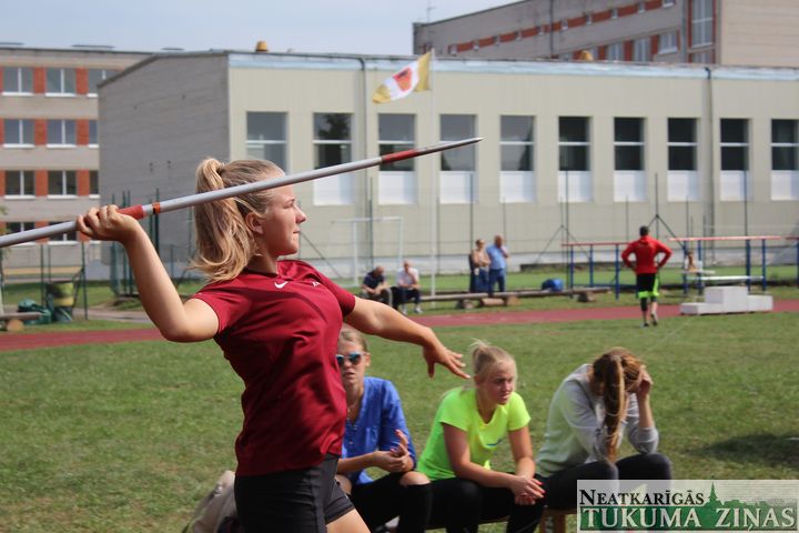 Aizvadīta Jāņa Lūša balvas izcīņa šķēpmešanā