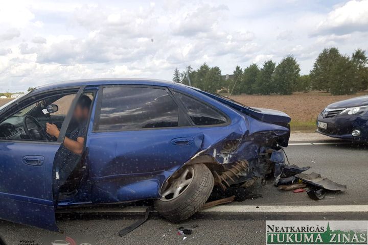 Neievēro distanci un piededzina pusdienas