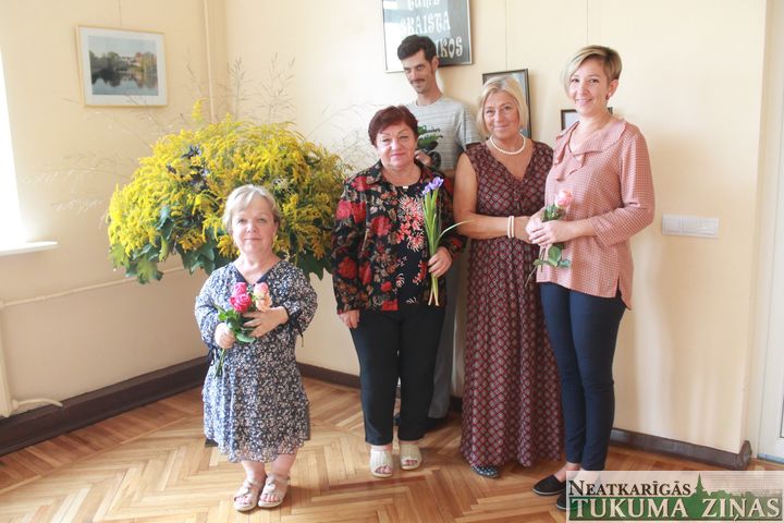 Atklāj foto izstādi Tumes kultūras namā